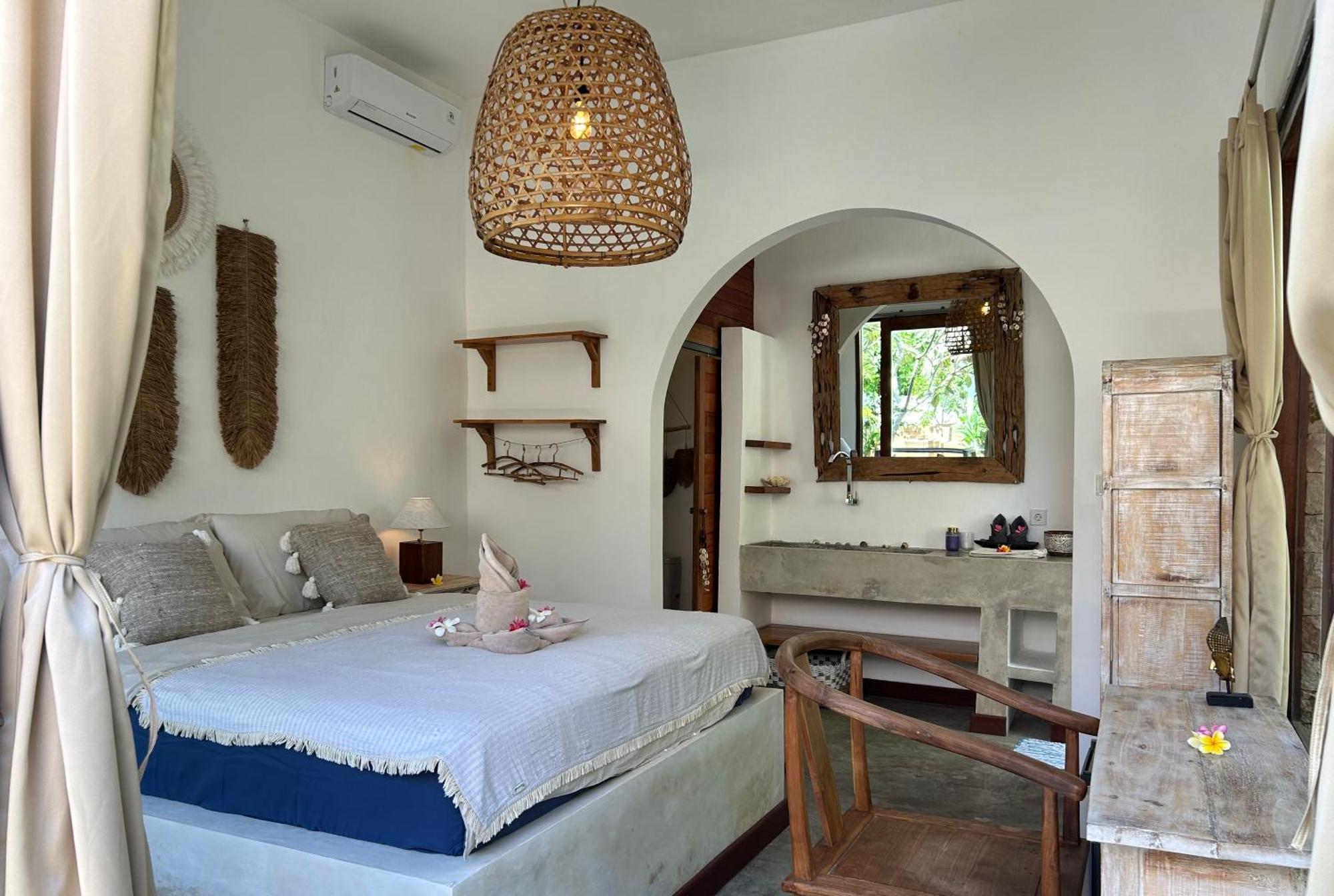 Bed and Breakfast La Kreyiol Uluwatu Esterno foto