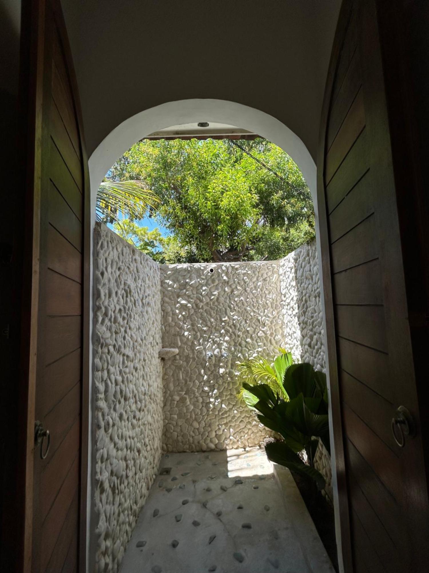 Bed and Breakfast La Kreyiol Uluwatu Esterno foto
