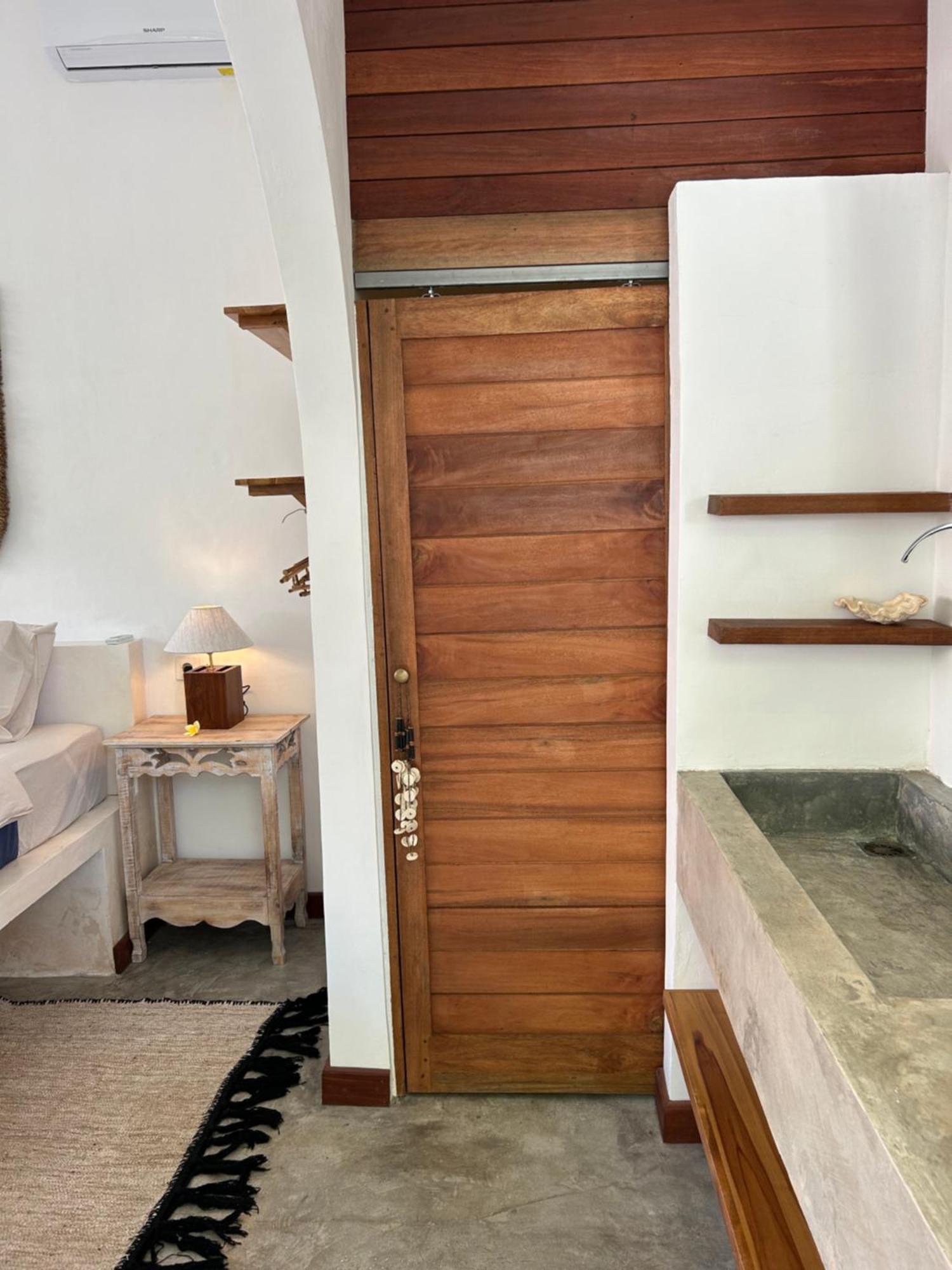 Bed and Breakfast La Kreyiol Uluwatu Esterno foto