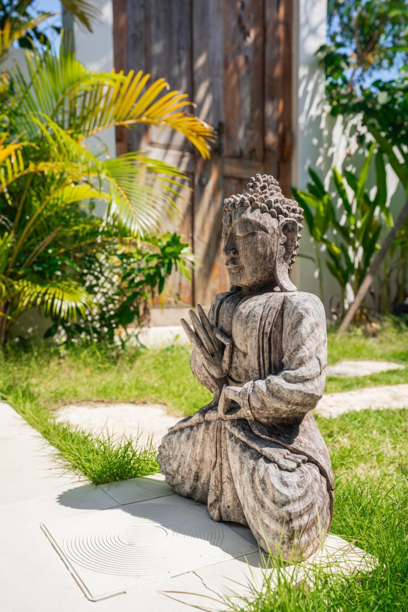 Bed and Breakfast La Kreyiol Uluwatu Esterno foto