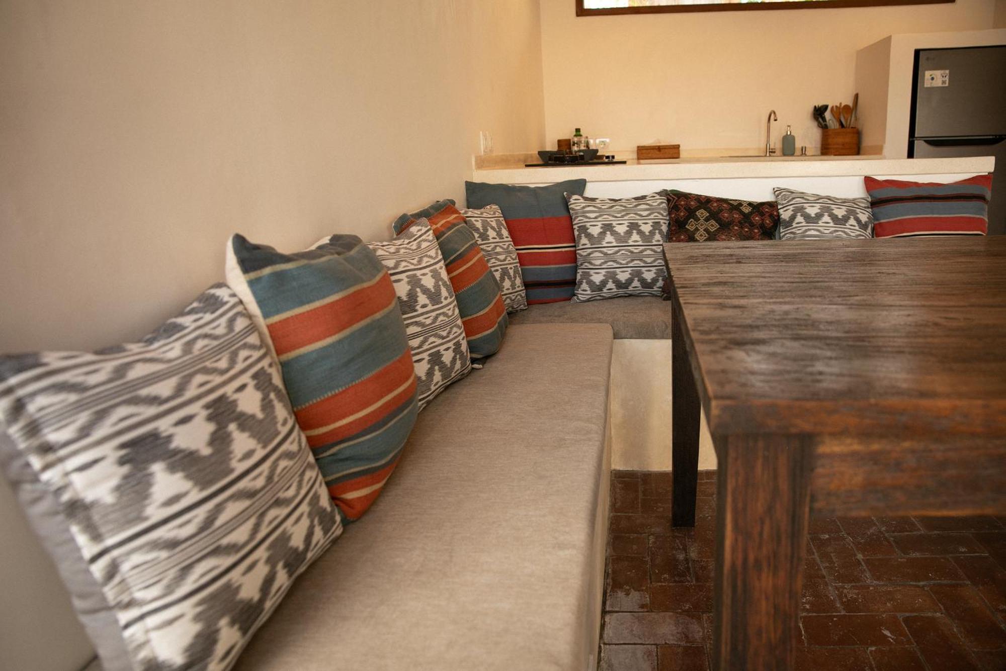 Bed and Breakfast La Kreyiol Uluwatu Esterno foto
