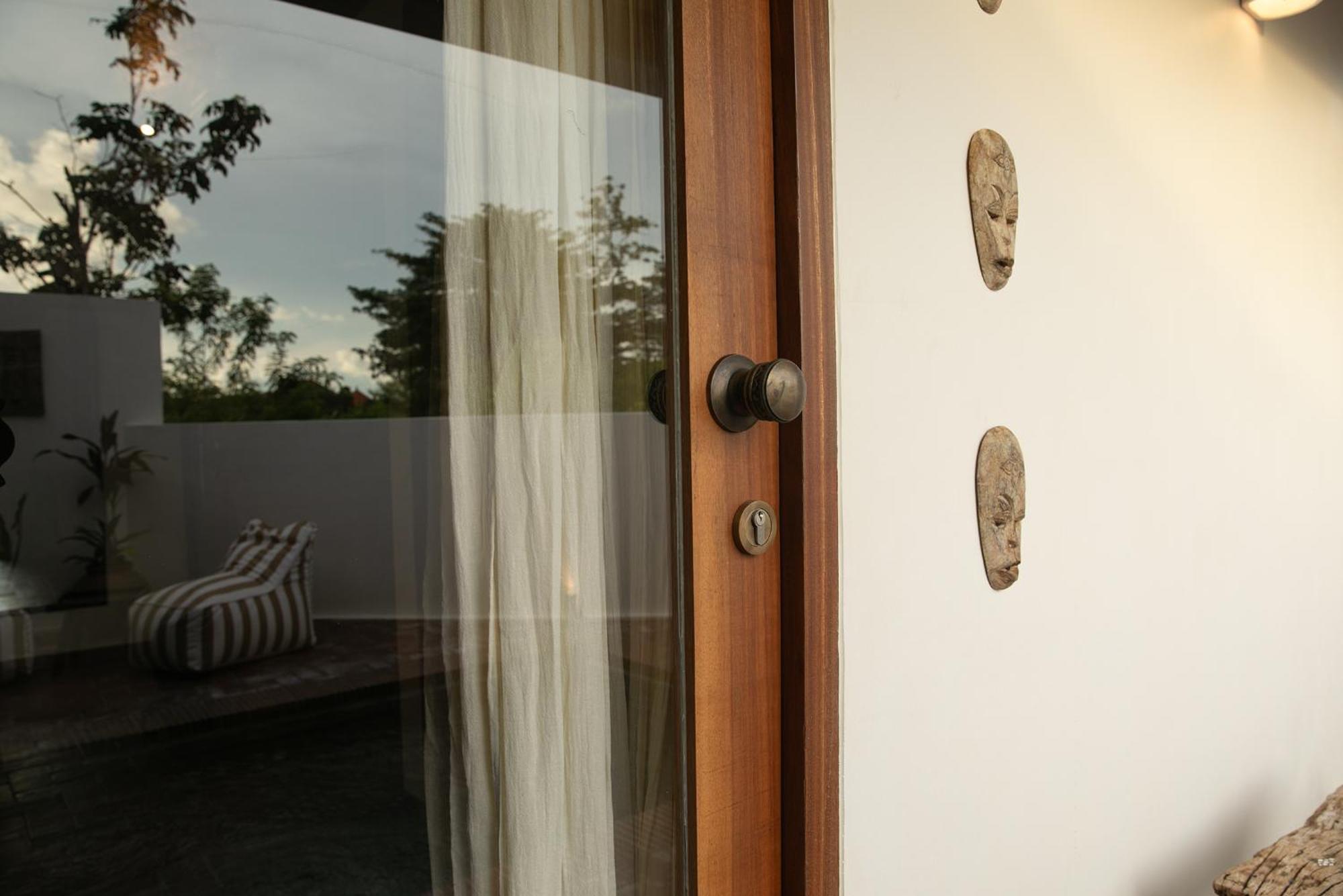 Bed and Breakfast La Kreyiol Uluwatu Esterno foto