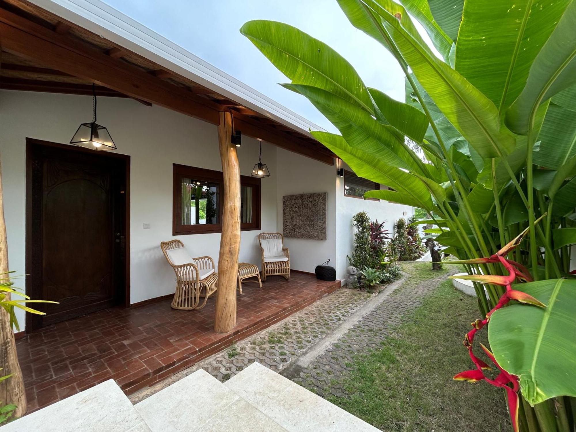 Bed and Breakfast La Kreyiol Uluwatu Esterno foto